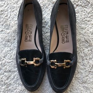 Salvatore Ferragamo Grey/ Black Flat Size 7.5